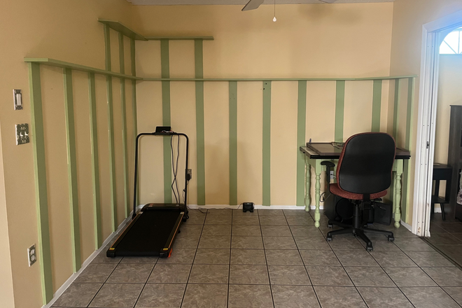 Open area that can be partitioned off and made into a office/fitness area/ living space - Lakeside South - 20 Minutes to USFSM House