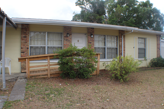 front view - Spacious Furnished 4 Bedroom Temple Terrace Home