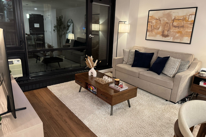 Living Room - 1BR Soldiers Field Park Apartment (on HBS campus, Cambridge)