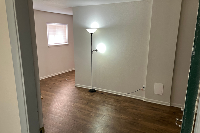 Entrance to unit and living room - Spring 2026 Lease Takeover - University Crossing 1br/1ba, close to Payless and 42 bus
