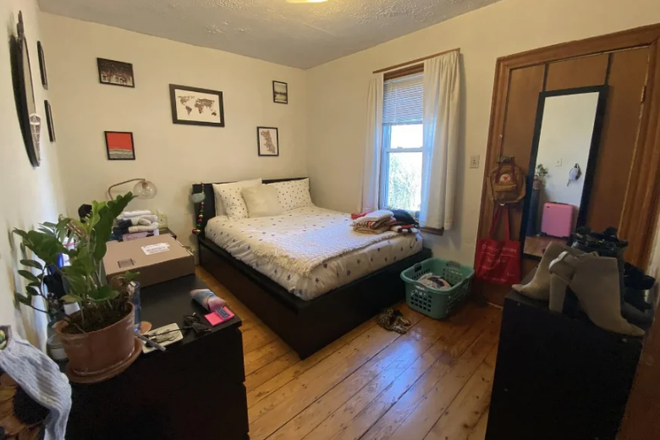 bedroom1 - **NO BROKERS FEE!!** Amazing 4 Bed / 2 Bath w/ Parking options! Avail. 9/1/26!! Apartments