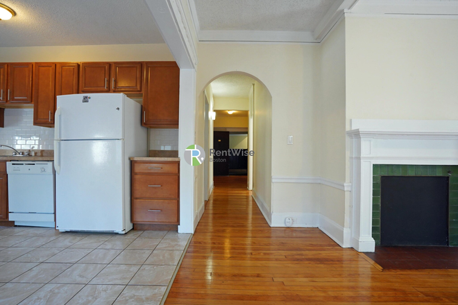 1 - AVAIL NOW NO FEE Huge Packards 4bed/2bath〡Central AC/DW〡Balcony/Sunroom〡Pet Apartments