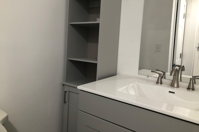 bathroom - Three bedroom apartment- Umass bus route-Amherst