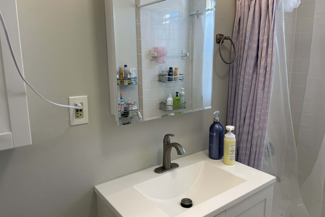 Bath - 1 private room in a 2 bed room apartment