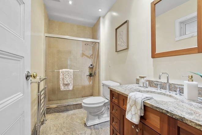 Private bathroom - Two private bedrooms in a beautiful 4bed/2bath condo