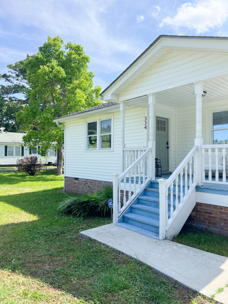 Outside view from driveway - 2 bed/2 bath newly renovated home in riverland terrace area