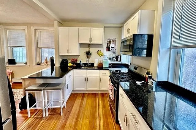 Kitchen - 20 Moon st Apartments