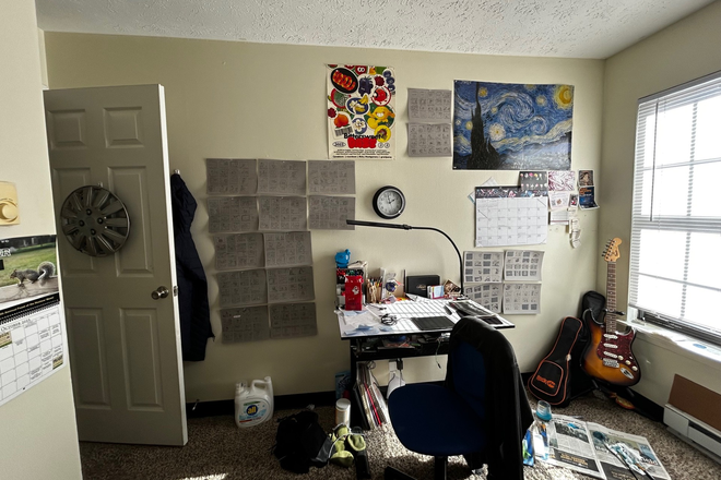 Bedroom - C2 Third Floor Apartment, Bedroom A available for Spring and Summer semester.