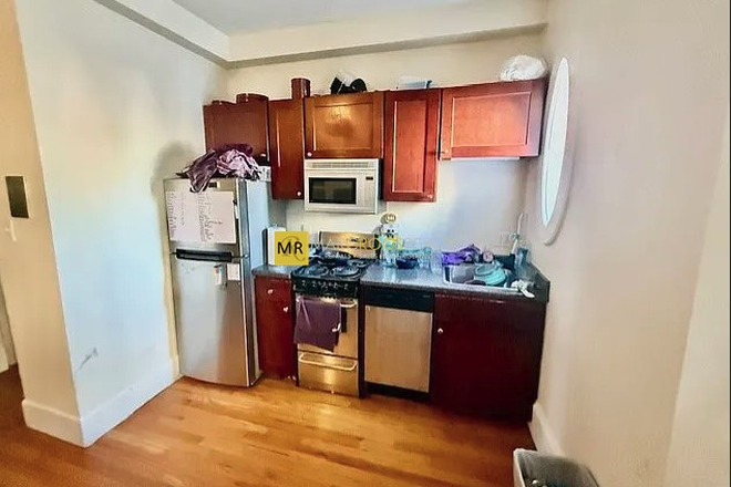 Kitchen - HEMENWAY ST  1 BED AVAILABLE  09/01 CLOSE TO ALL COLLEGES AND HOSPITALS