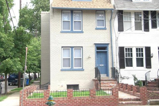 Main House - Massive Renovated Corner House