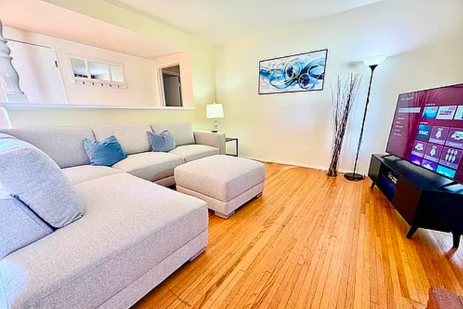 living room - In the heart of Old Towne