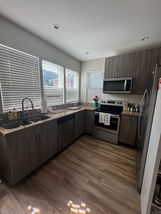 Kitchen - Spring 2026 Sublease Apartments