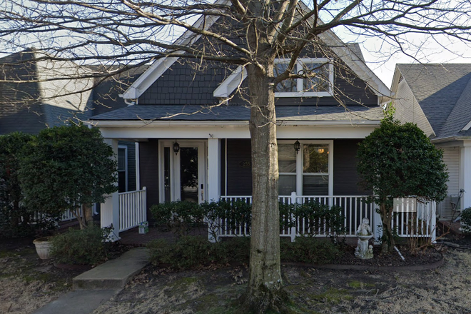 Outside Street View - Mud Island 2-Story 3BD/2.5BA House w/ Garage