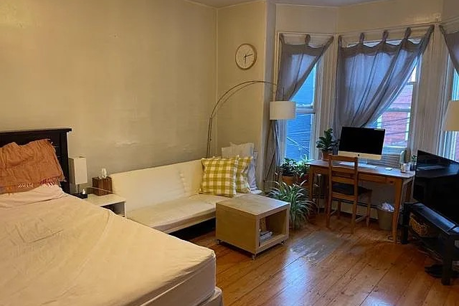Room 1 - Spacious Room in 2B1B in Central Square Apartments