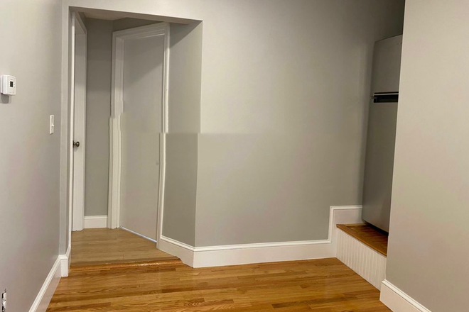- - 5 BEDROOM APARTMENT FOR JUNE 2027