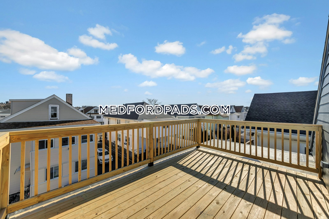 Private Outdoor Deck - New Listing! Luxury Quality 5 Bed 5.5 Bath Near Tufts! Apartments