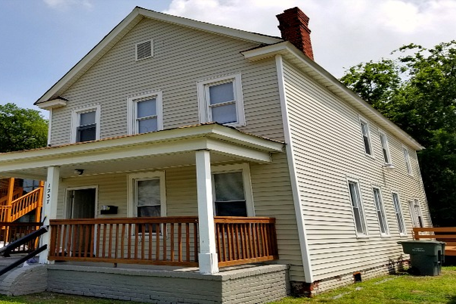 Front Exterior - ODUrent Offers Beautiful 4-Bed House!