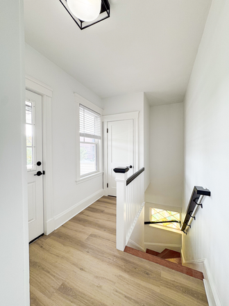 Foyer - NEWLY RENOVATED BRIGHT & AIRY 3 BED / 1 BATH - CLOSE TO CAMPUS Condo