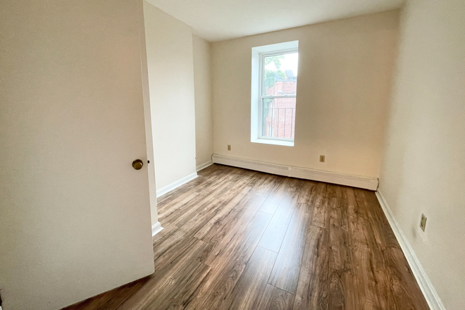 Bedroom - Walk to Northeastern! | Laundry | Dishwasher | Open Concept Living Apartments