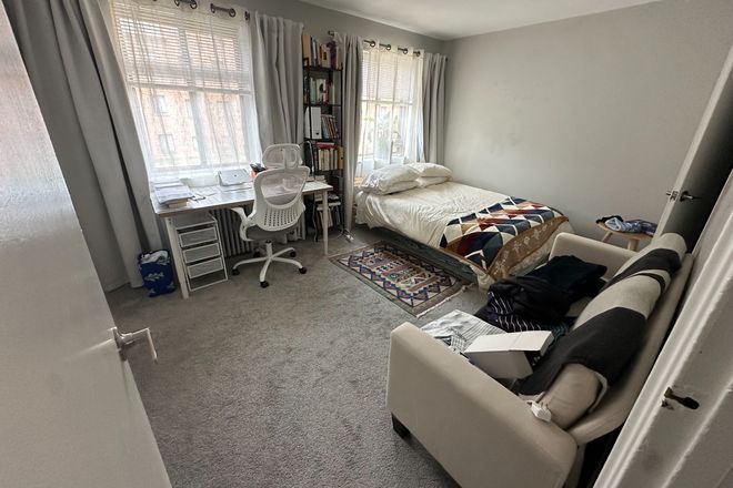 Bedroon - Large private bedroom in 2b1b Apartments