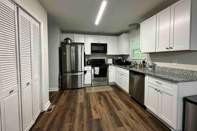 Shared Kitchen - Fully Furnished Room for Rent with Duke affiliates, 10 mins from Campus House