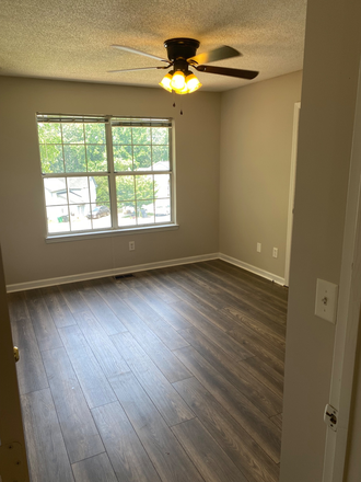 Bedroom - Townhouse for rent.  Walk to campus.