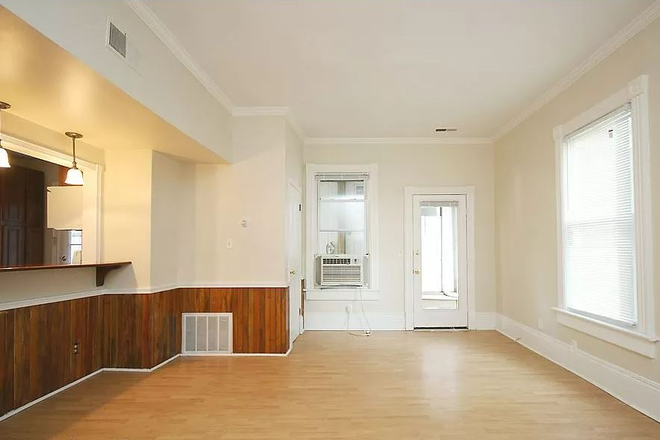 Entry to Living Room - 606 Gillespie Apartments