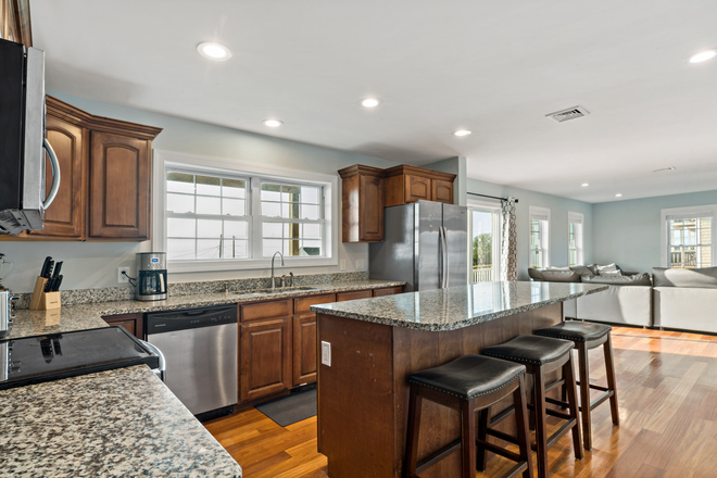 Kitchen - 5 bed, 3.5 bath ocean view in Scarborough House