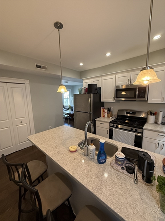 Kitchen - Beautiful Updated 3 Bedroom in Dorchester near Bus/Train Easy Commute to School! Apartments