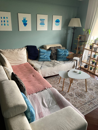 Living Area - 1 room available in high-rise apartment near Emory starting 1/6