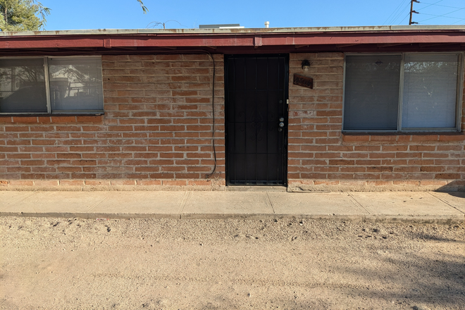 Front view - 2716 N Estrella