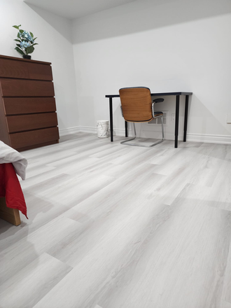 Bedroom - 5 minutes bus ride to UTM House