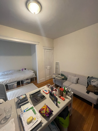 . - Spacious studio on Peterborough St. Available NOW. 617.512.5822 Apartments
