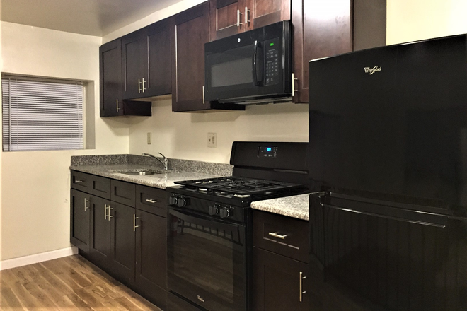 Kitchen (new!) - Renovated Large 2 Bedroom Apt (new!) with Central Air/On-site Laundry Near Drexel & UPenn