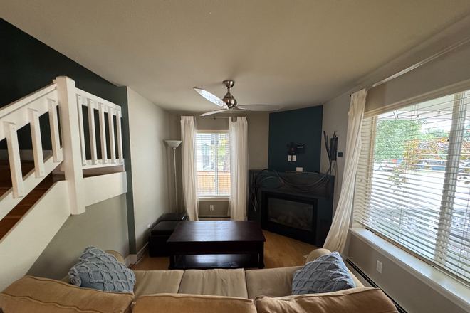 Living Room - 2311 Walnut Street Unit 1