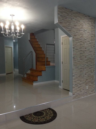 Living Rm - Ucity Sansom House