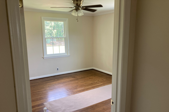 Upstairs bedroom - Gorgeous country home
