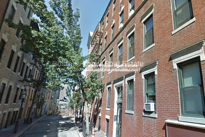 aa - Beautiful Beacon Hill 3 bedroom with living room and renovated kitchen Apartments