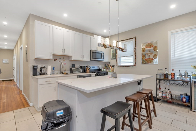 Kitchen - 228 Calumet St., #1, Boston, MA 02120 (Mission Hill)