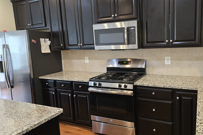 Kitchen - Two Private Master Bedrooms with Private Bathrooms in Greenbelt Station Townhouse