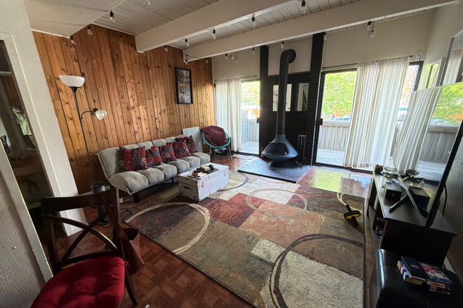 Living room - Girls only summer sublease (Rent negotiable)! Short walk to campus and pearl street.