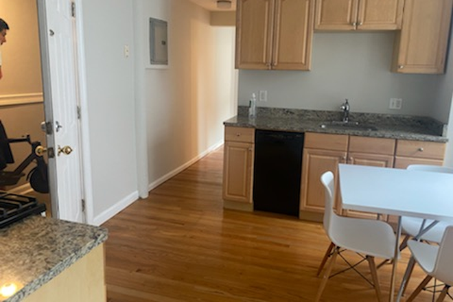 Call NOW for showings! 617-236-8600 - HANOVER ST - *9/1/2026* MODERN NORTH END TRUE 2BR W/ LIVING RM, HEAT INC, LNDRY IN BLDNG, DW, EIK! Apartments