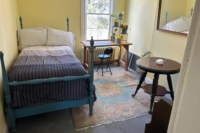 Study adjacent to bedroom - Super location in Owner- Occupied Home