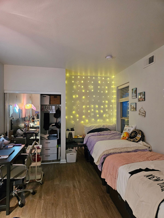 Shared bedroom - University Village at Boulder Creek Apartments