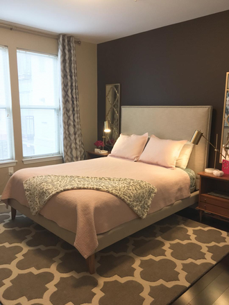 Bedroom - Fully furnished luxury apartment (heat, hw, internet, parking included)