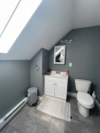 - - TUFTS UNIVERSITY 2027 HOUSING 6 BED 2 BATH