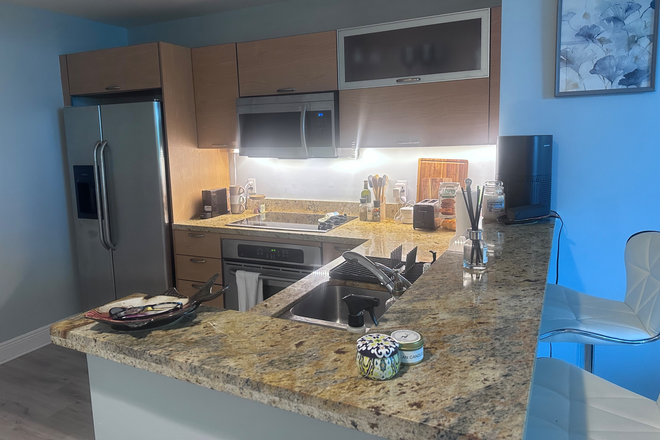 Kitchen - Bright, airy furnished studio Condo