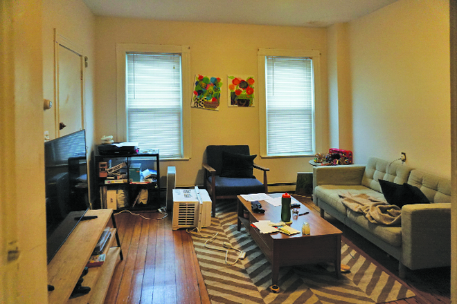 1 - Cozy 2 Bed near Campus w/ No Broker Fee! 9/1/25 Move In Apartments