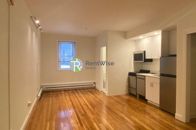1 - SEPT 2025-Sweet Kenmore/Back Bay Studio! Easy MBTA! NO BROKER FEE!