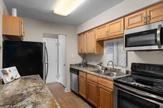 Kitchen - Collins Crossing Apartments